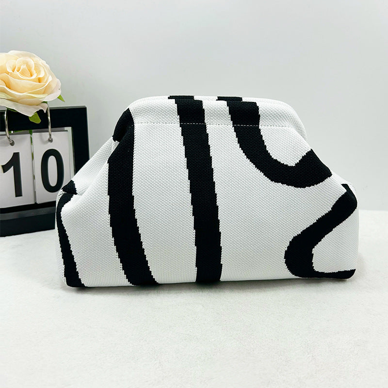 👜 Dumpling Clutch Bag, Large Capacity Kiss Lock Cosmetic Handbag for Daily Travel Party