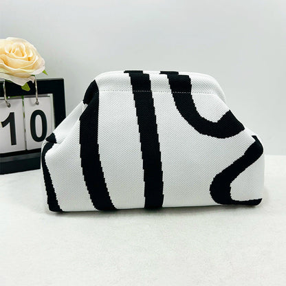 👜 Dumpling Clutch Bag, Large Capacity Kiss Lock Cosmetic Handbag for Daily Travel Party