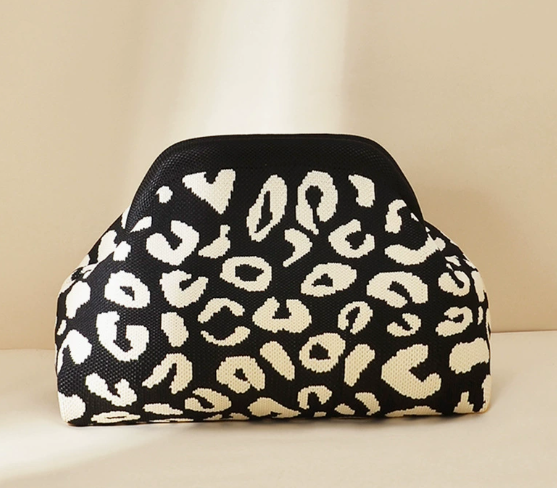 👜 Dumpling Clutch Bag, Large Capacity Kiss Lock Cosmetic Handbag for Daily Travel Party